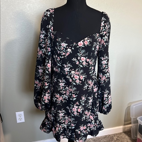 Forever 21 Dresses & Skirts - Forever 21 Floral Black Dress with Pink Accents
